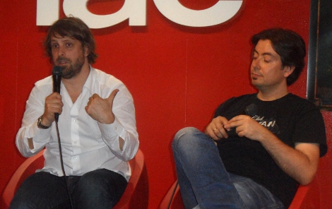 Alexandre Aja junto a Luis Rosales durante un instante del encuentro con los fans del cineasta francés.